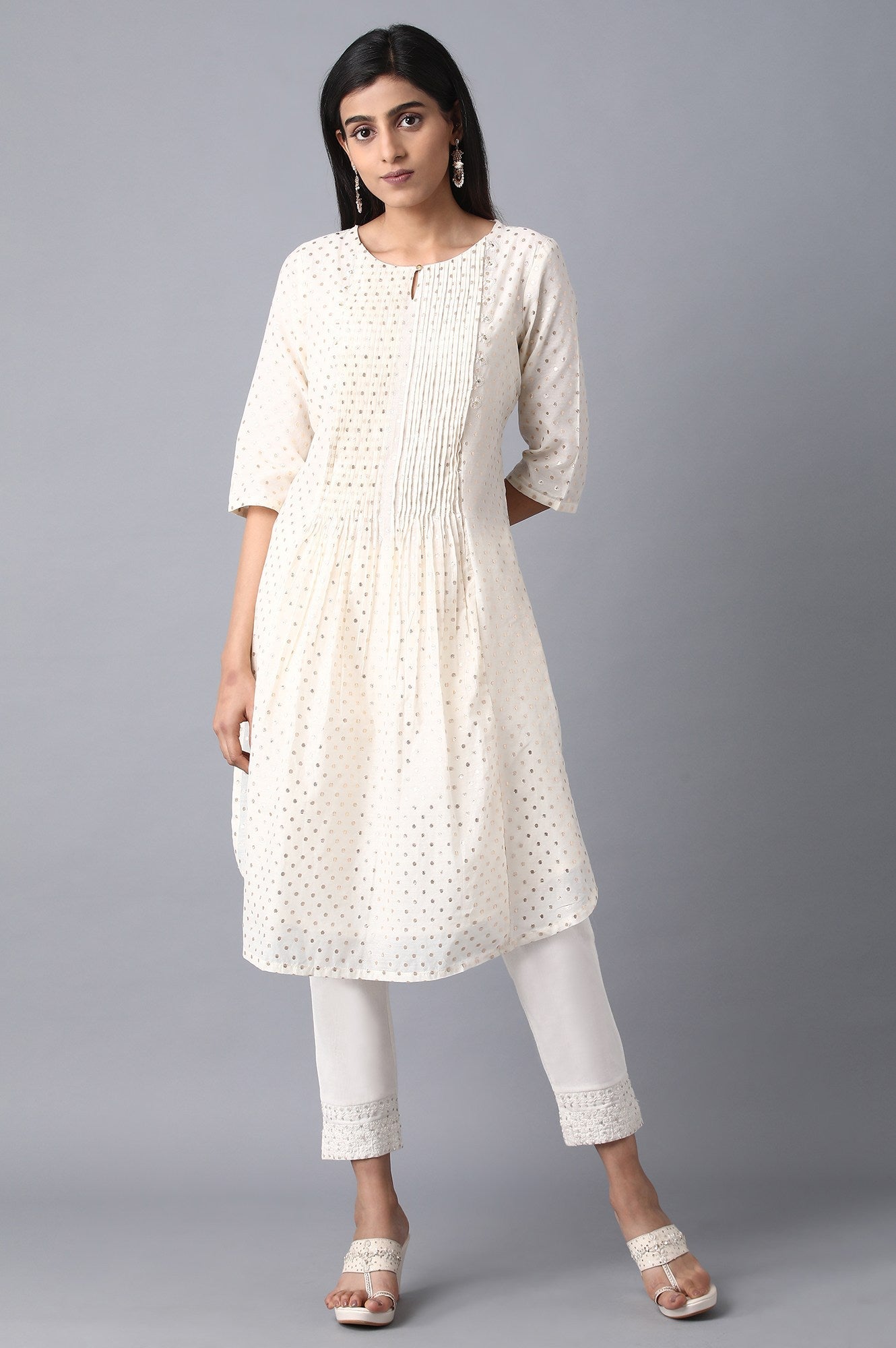 White Round Neck Embroidered kurta