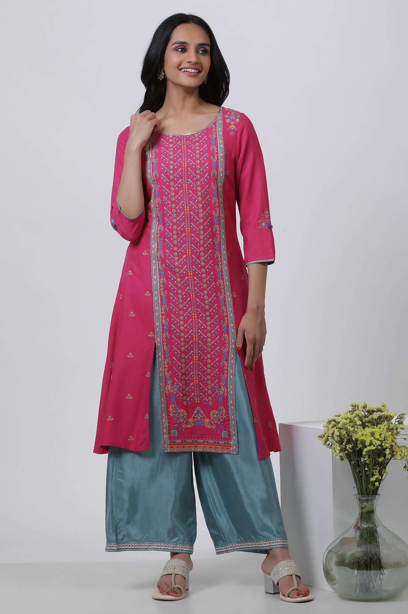 Pink Placement Printed Kurta And Pants Set