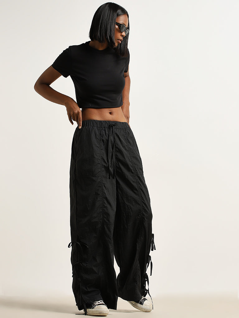 Nuon Black Ruched Design Low-Rise Trousers