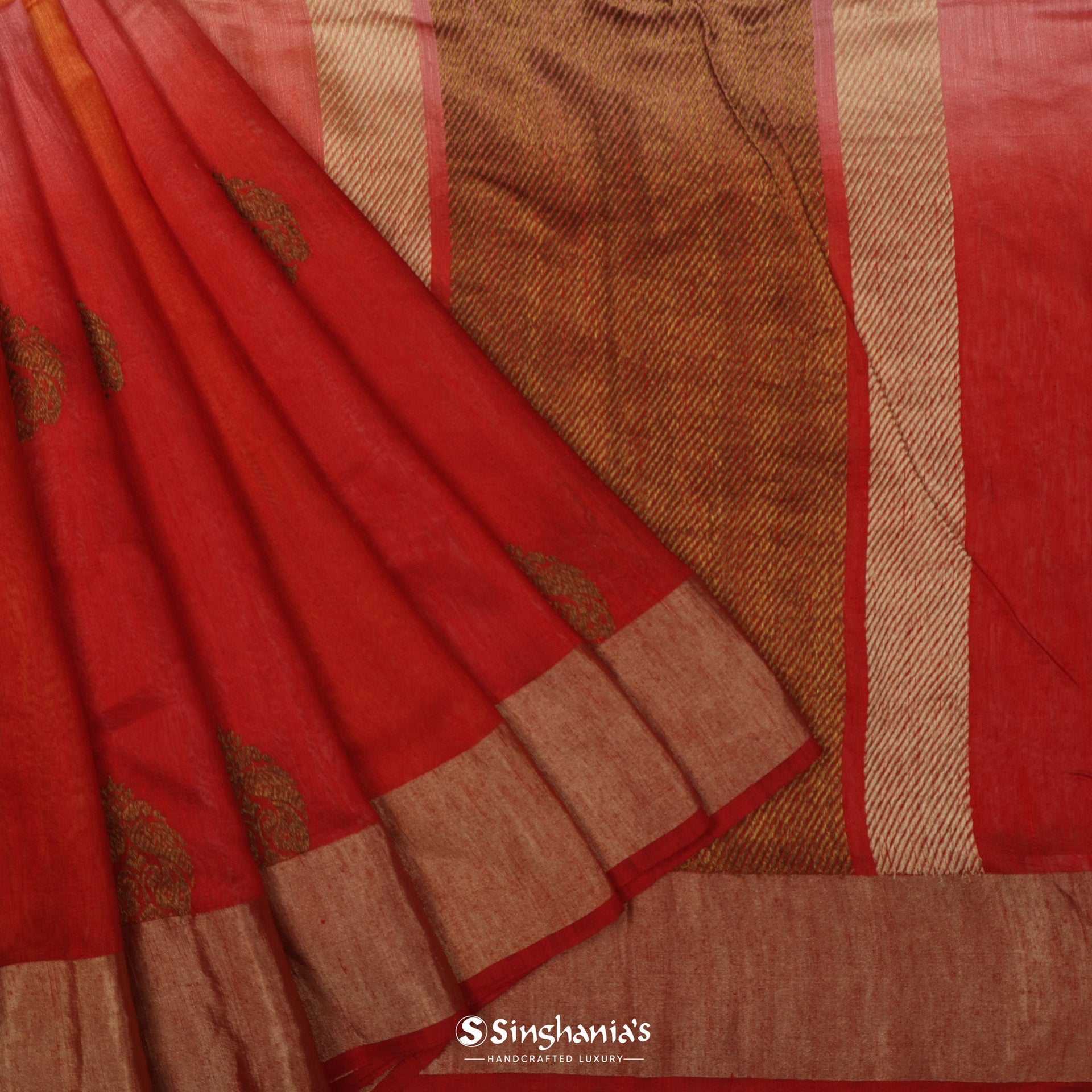 Alizarin Crimson Red Matka Saree With Floral Butti Banarasi Weaving