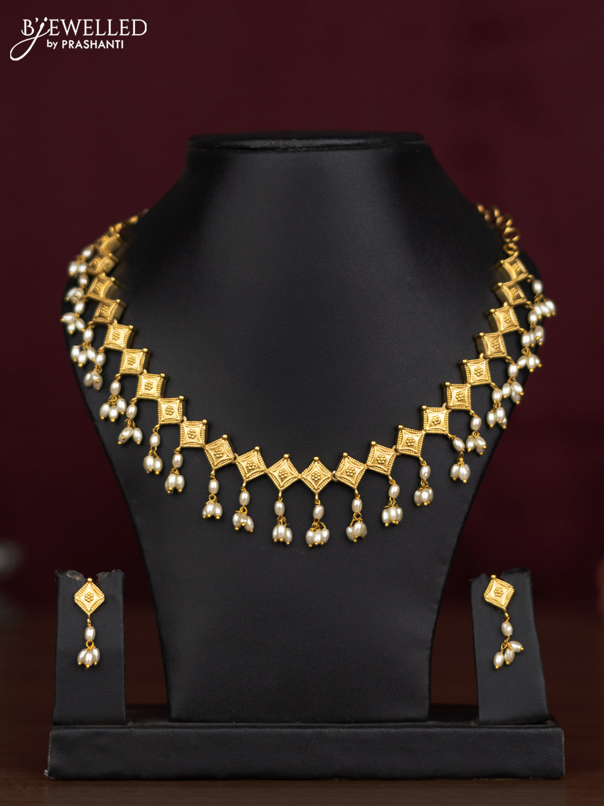 Antique guttapusalu necklace with pearl hangings