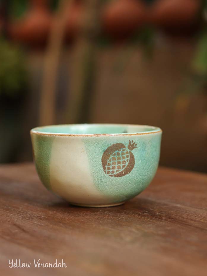 Stoneware - Bowl with Gold Motif