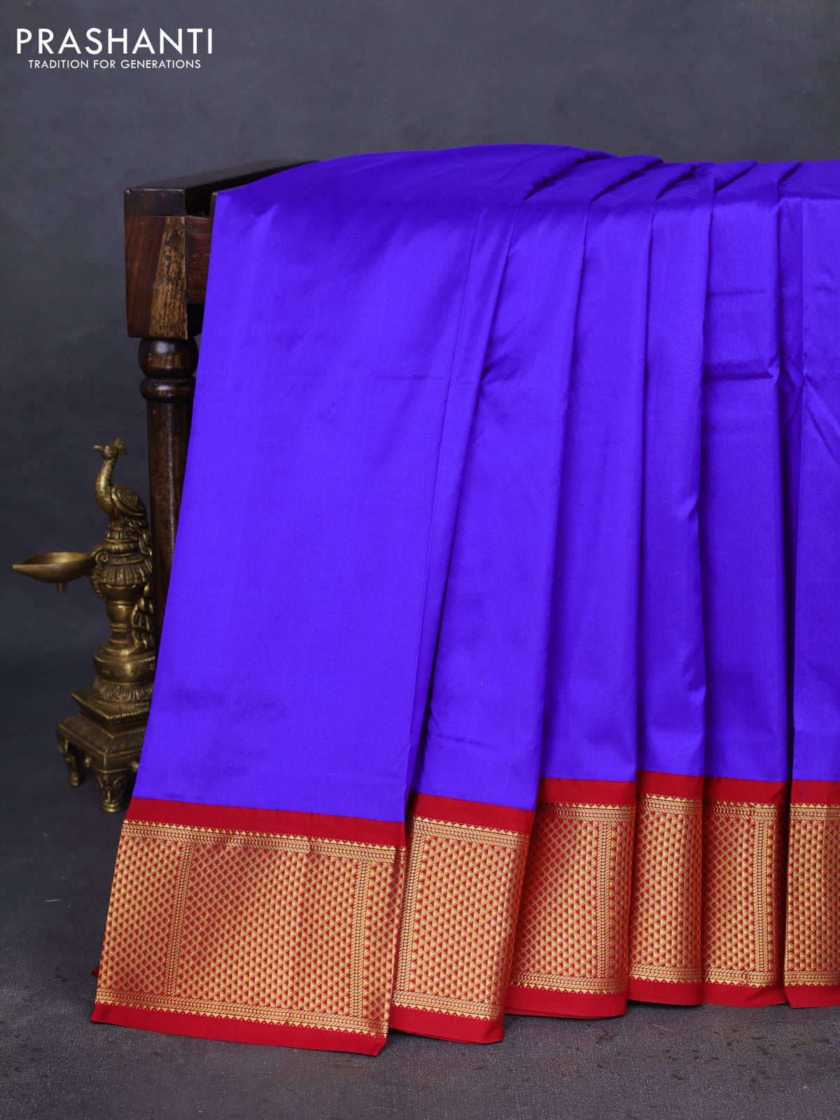 10 Yards silk saree blue and maroon with plain body and zari woven border