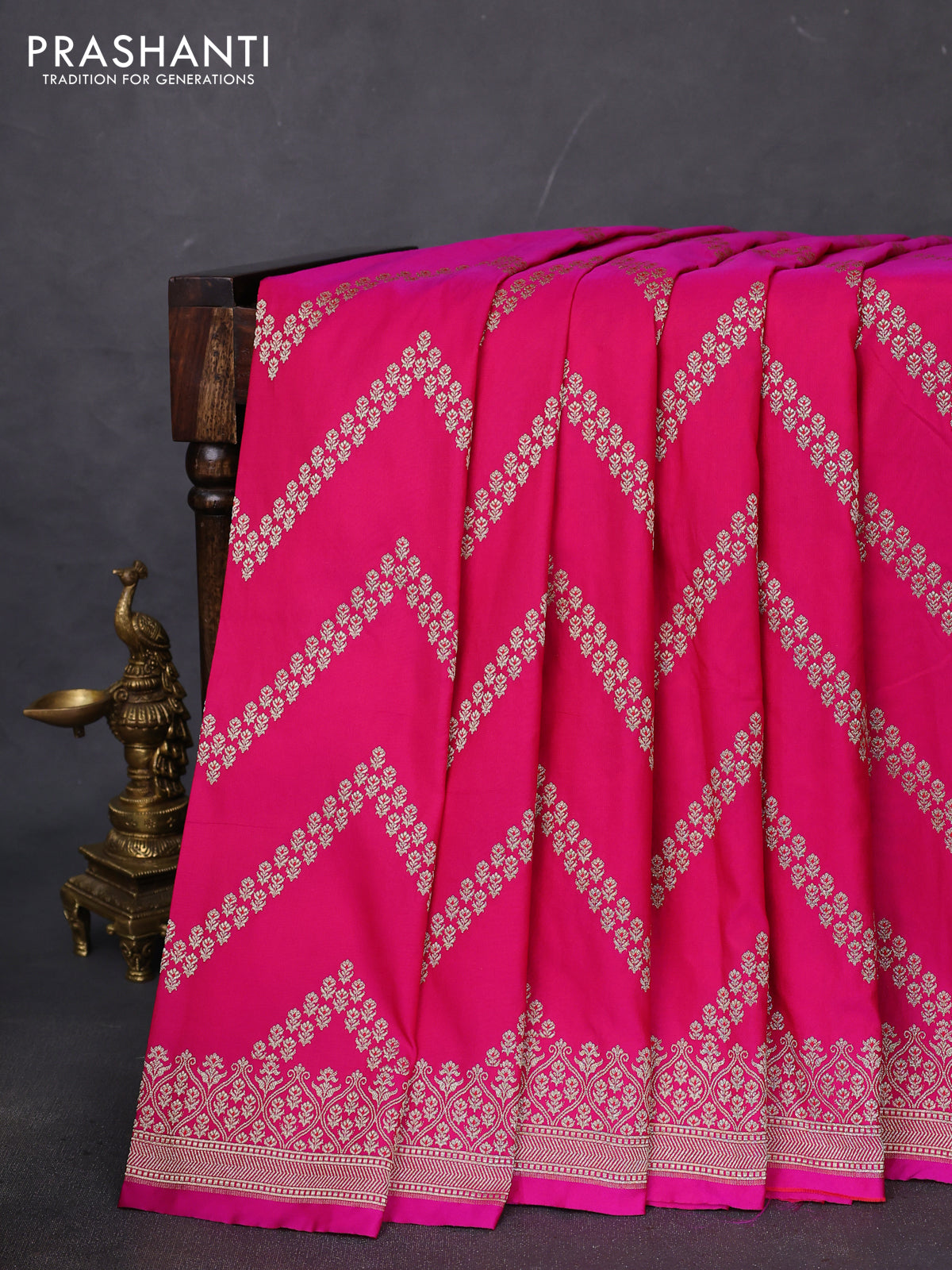 Banarasi semi mushru silk saree pink with allover zig zag zari weaves and zari woven border