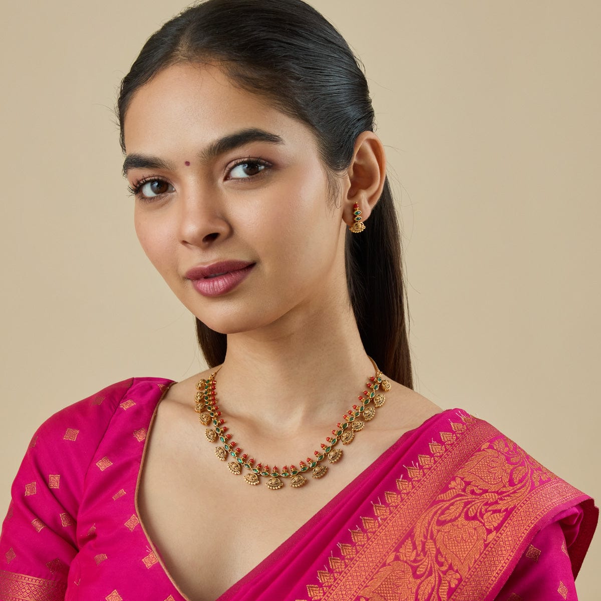 Antique Necklace 182712