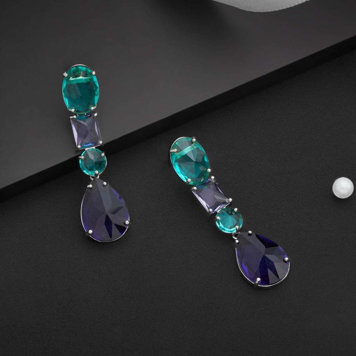 Zircon Earring 168386